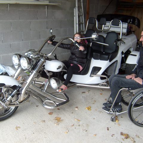 boom mustang family trike